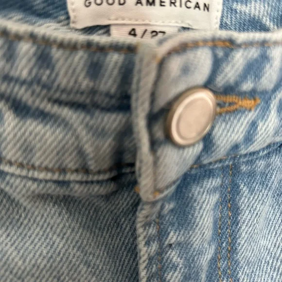 GOOD AMERICAN NWT Jean Shorts thighs distressing. - Picture 6 of 8